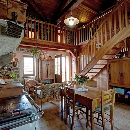 Authentique Et Confortable Pour 6 Dans Le Forez - Fr-1-496-16 Hétvégi ház Essertines-en-Châtelneuf